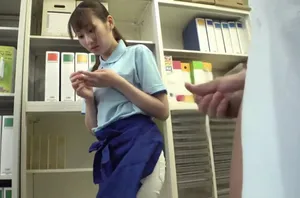 Ánh mắt khát tình của cô bạn thân dáng mướt